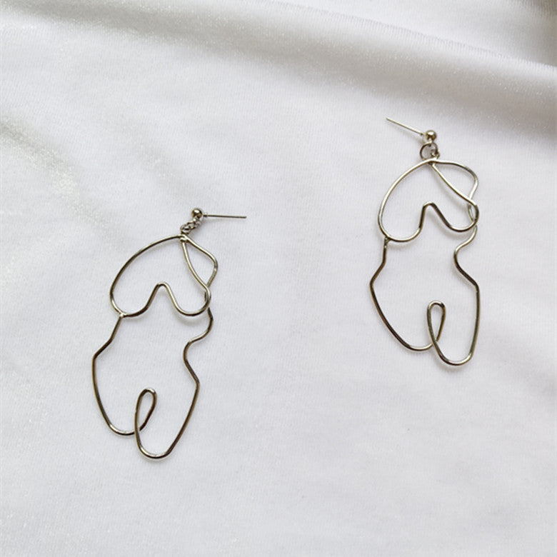 Abstract Art Line Earrings – Bold Expression of Modern Style