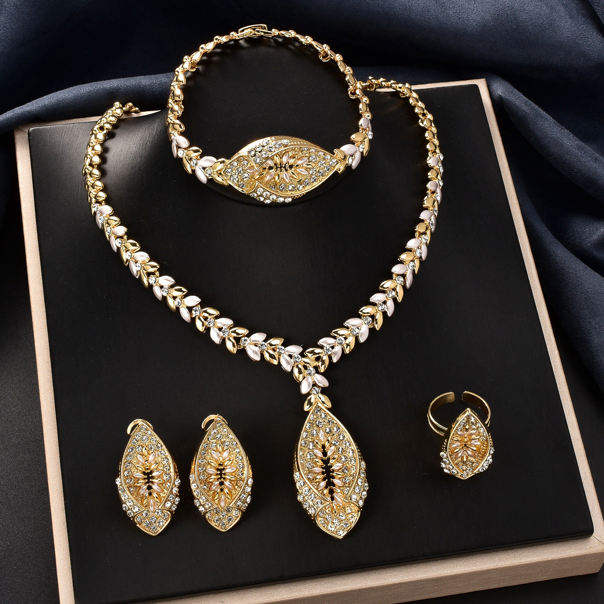 Royal Gold Floral Jewelry Set
