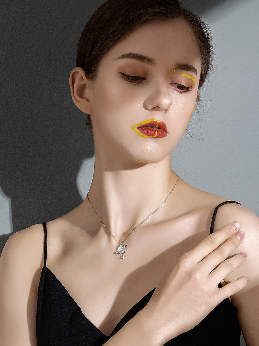 Elvaria Étoile Pendant