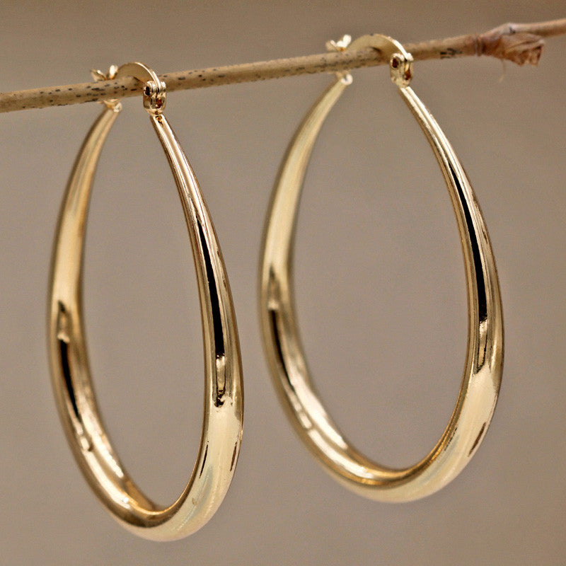 Classic Gold Hoop Earrings – Timeless Elegance, Everyday Luxury