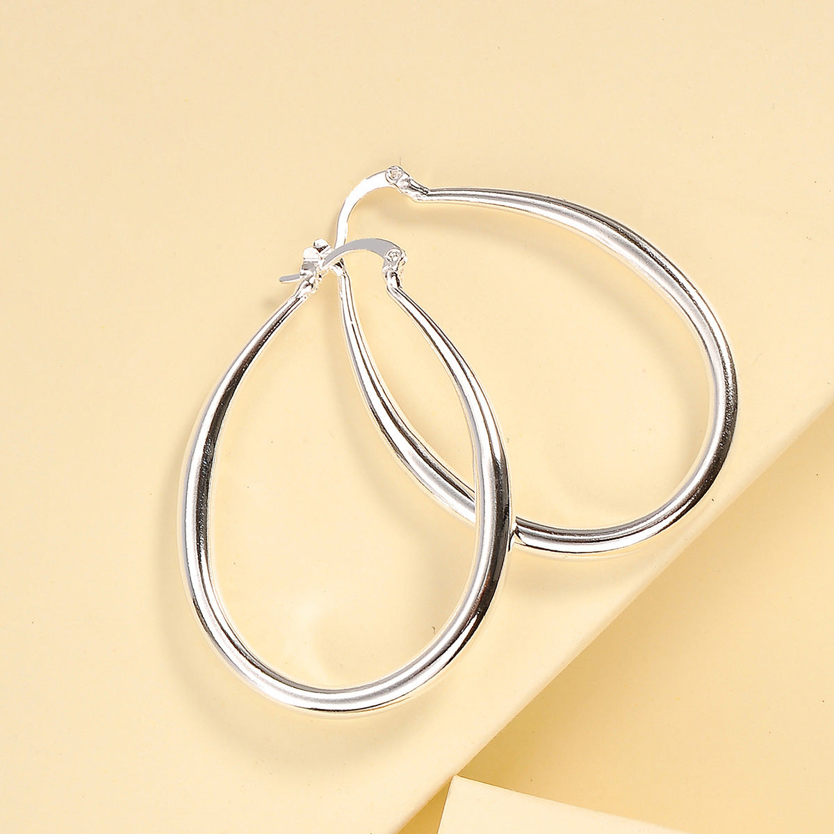 Classic Gold Hoop Earrings – Timeless Elegance, Everyday Luxury