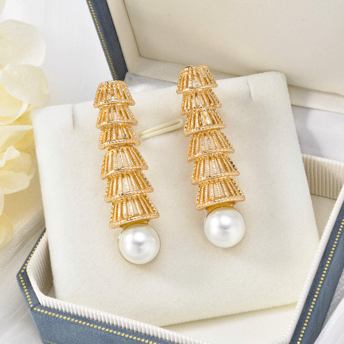 Royal Baroque Pearl Jewelry Set – Vintage Gold Collection