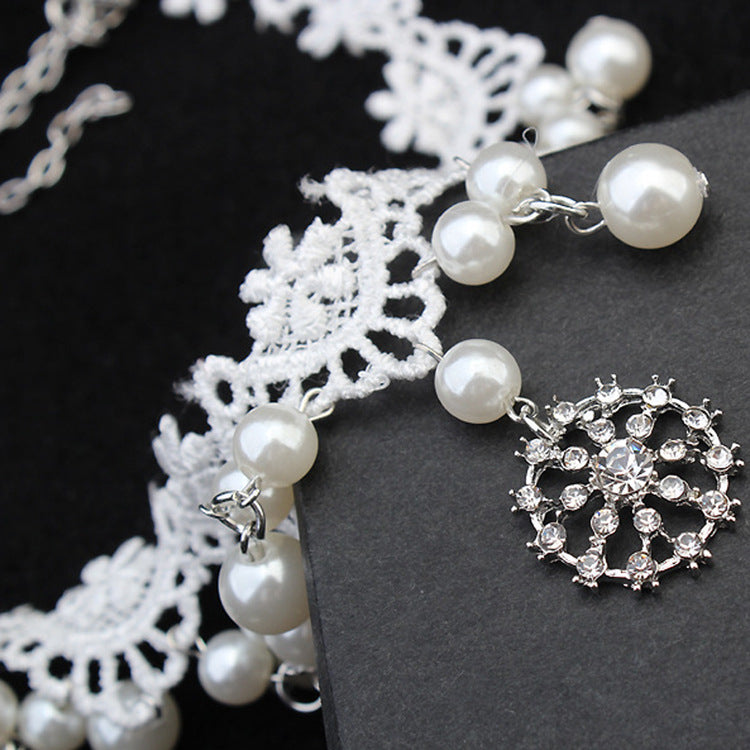 Vintage Lace Pearl Necklace – Elegant Statement Jewelry