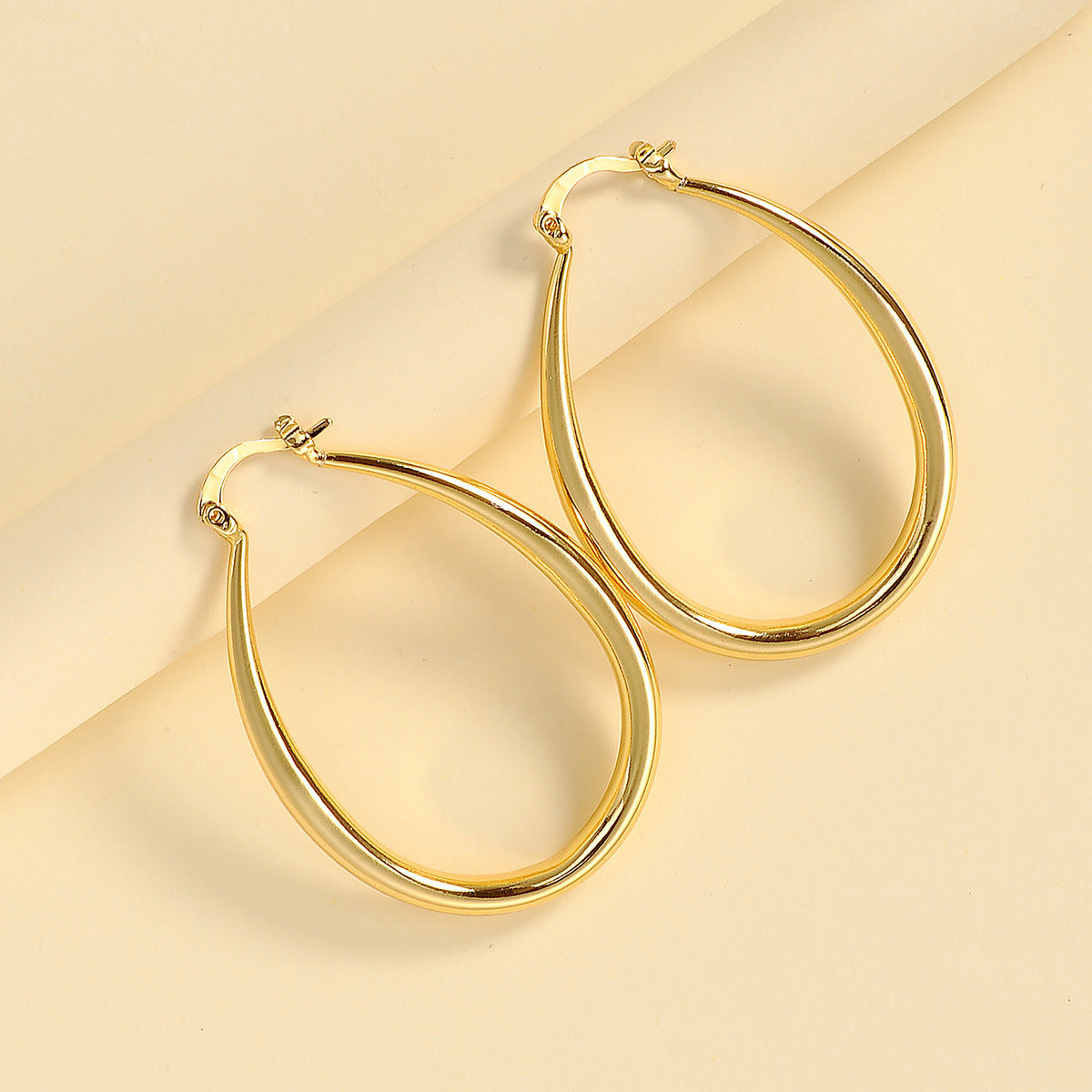 Classic Gold Hoop Earrings – Timeless Elegance, Everyday Luxury