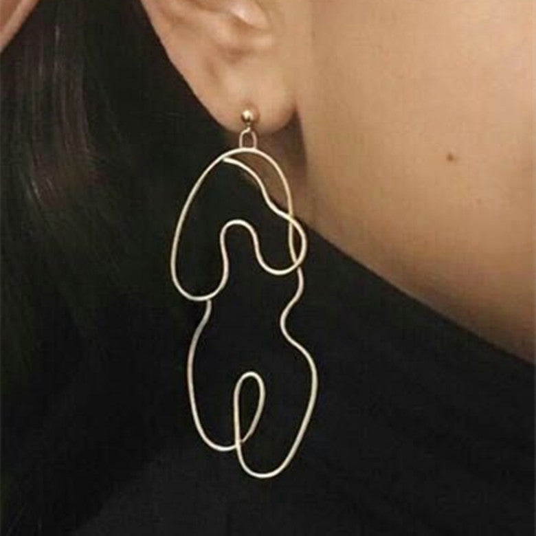 Abstract Art Line Earrings – Bold Expression of Modern Style