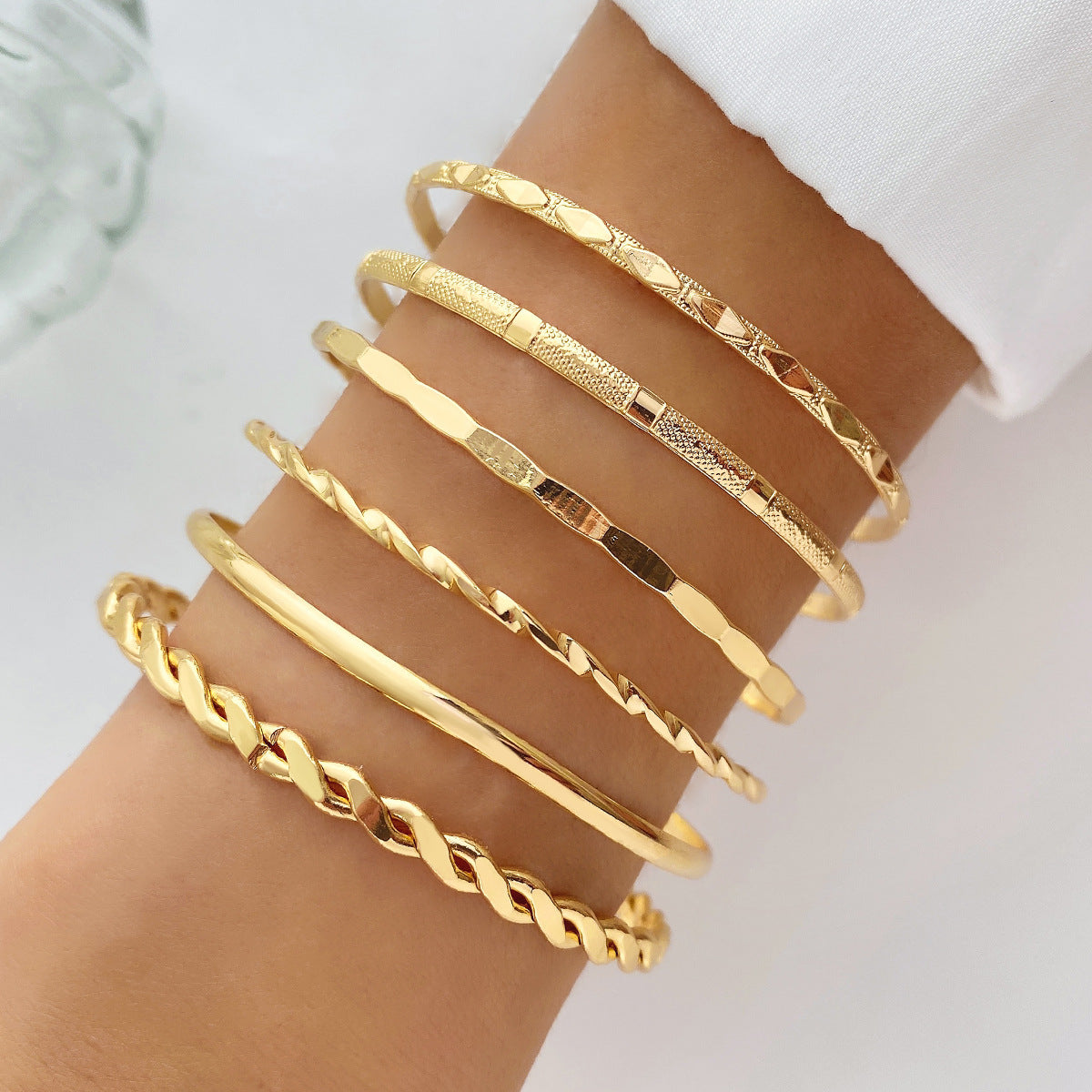 Multi-Layer Gold Bracelet Set – Effortless Stacked Luxury
