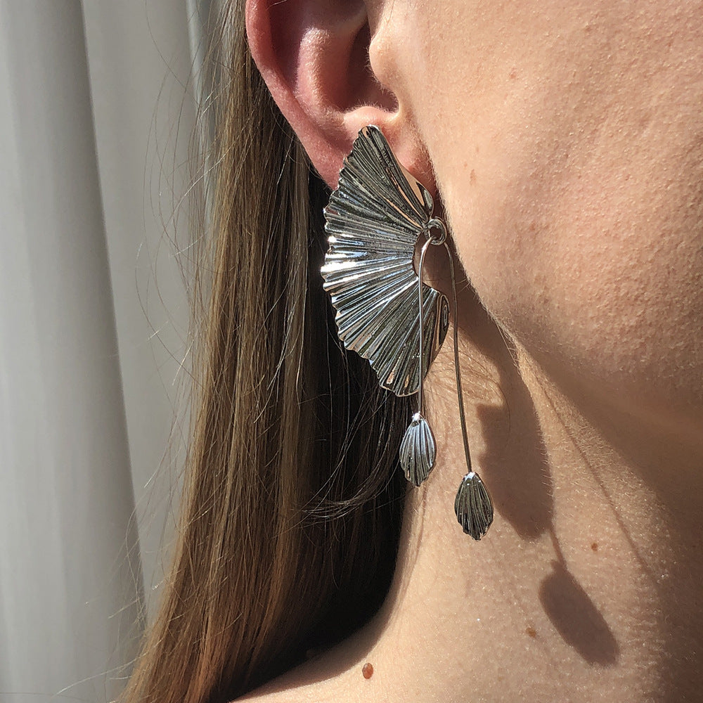 Luxury Fan Drop Earrings – Artistic Elegance in Motion