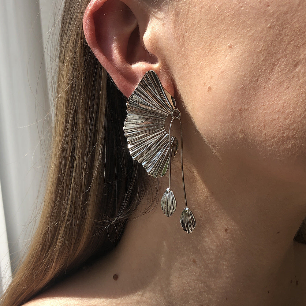 Luxury Fan Drop Earrings – Artistic Elegance in Motion
