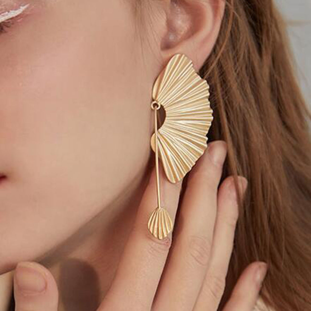 Luxury Fan Drop Earrings – Artistic Elegance in Motion