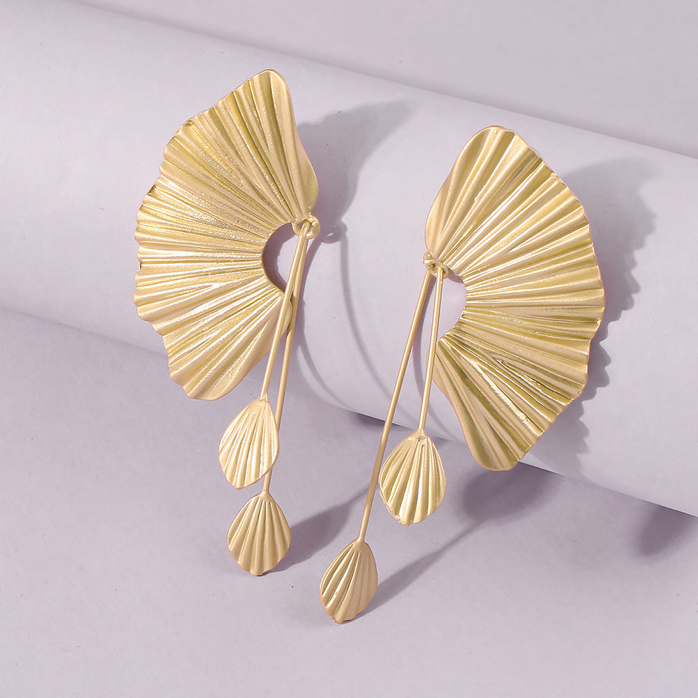 Luxury Fan Drop Earrings – Artistic Elegance in Motion