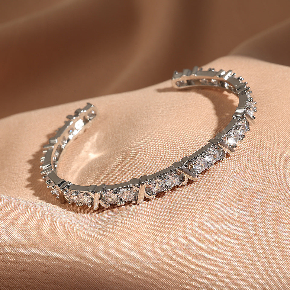Geometric Crystal Luxe Set – Bold Designer Elegance