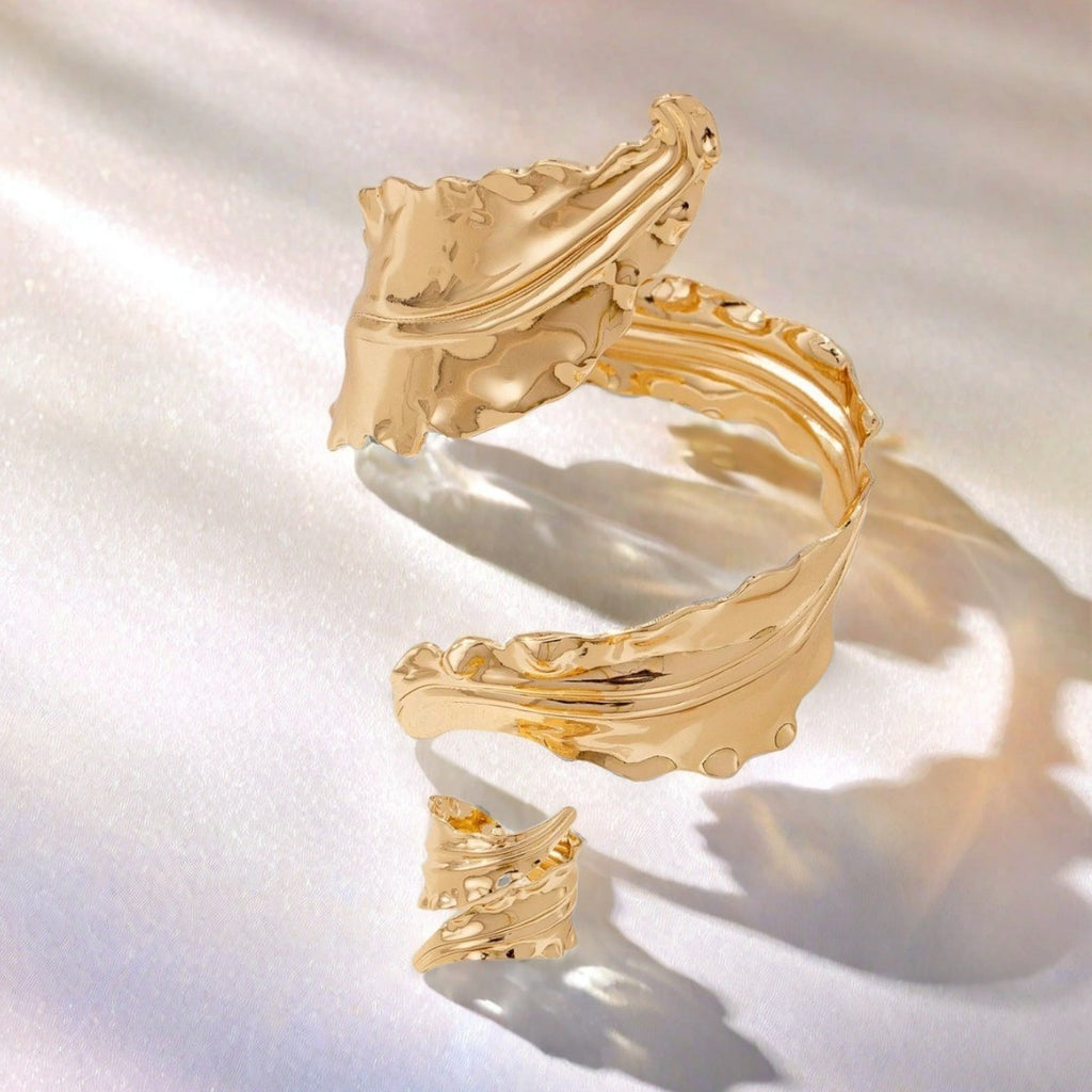 Sculpted Leaf Gold Cuff Set – Bold Artistic Luxury